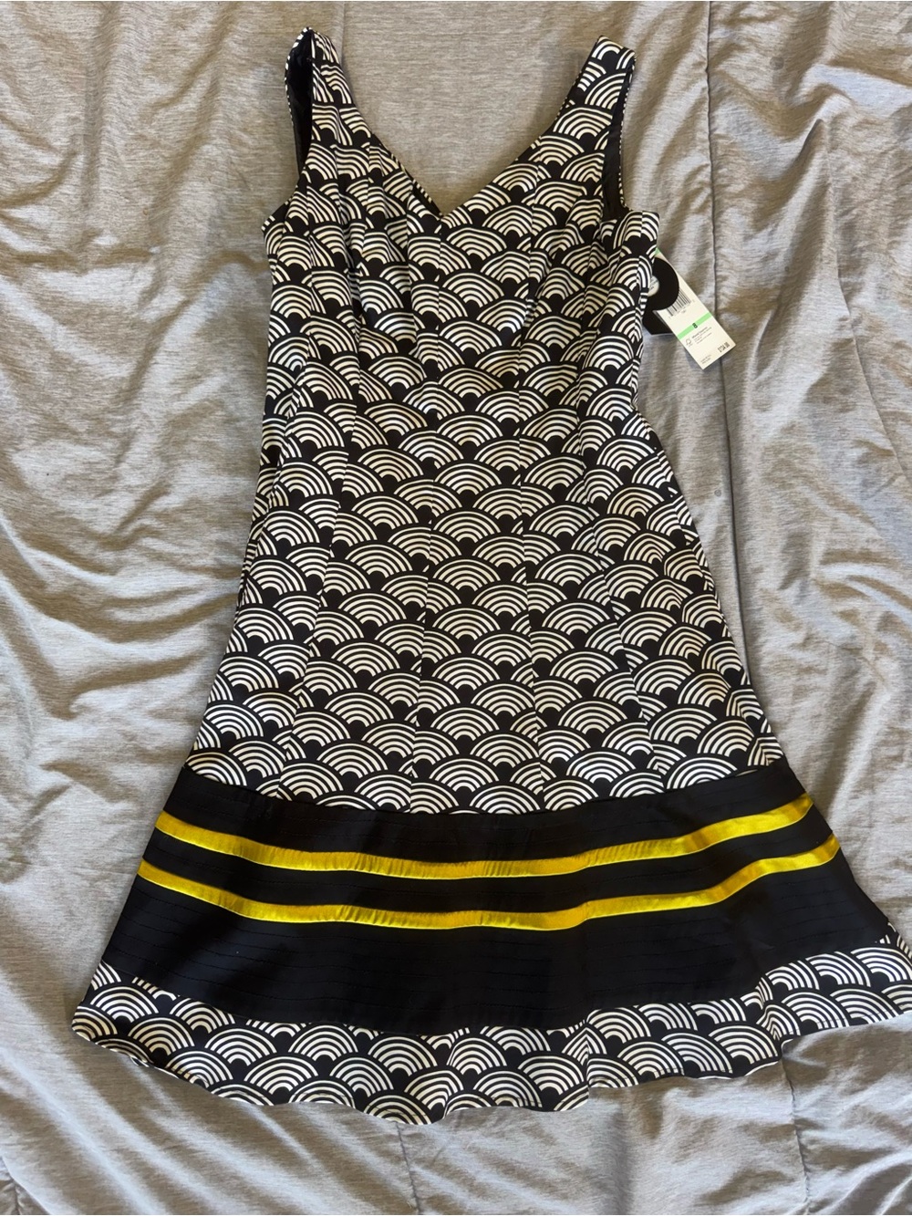 Nine West Black, White & Green Patterned Sleeveless Dress